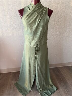 House of Harlow 1960 Olive Green Draped Two Piece Set Linen size XS comes